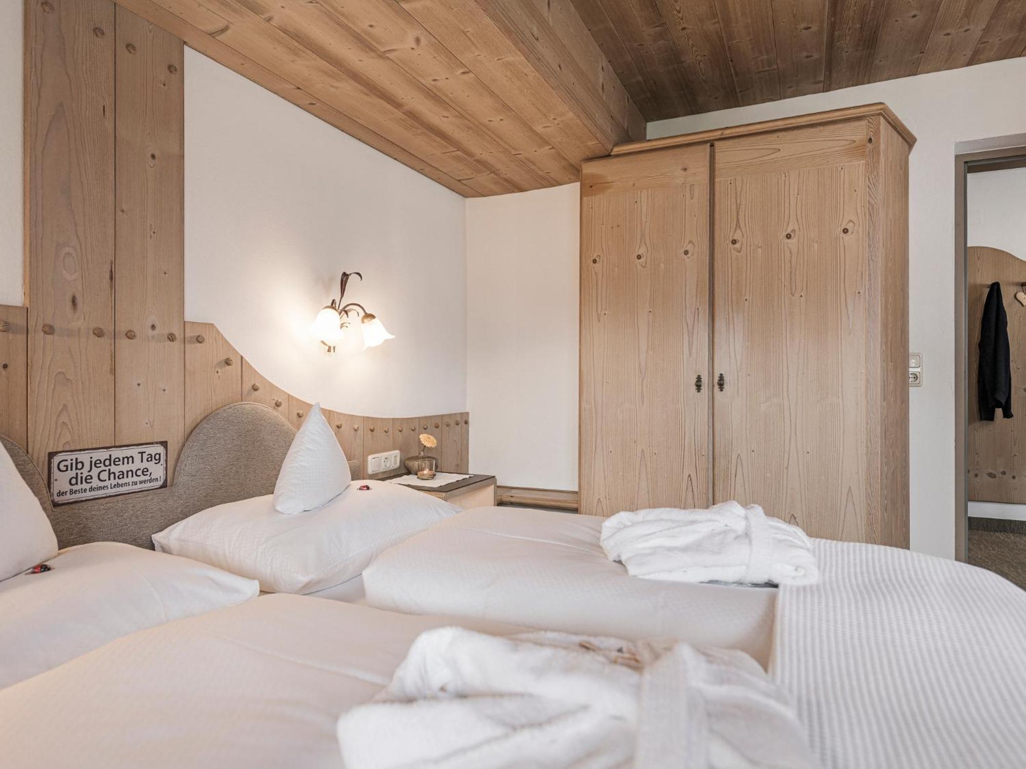 Apparthotel "Landhaus Veronika" Mayrhofen Kültér fotó