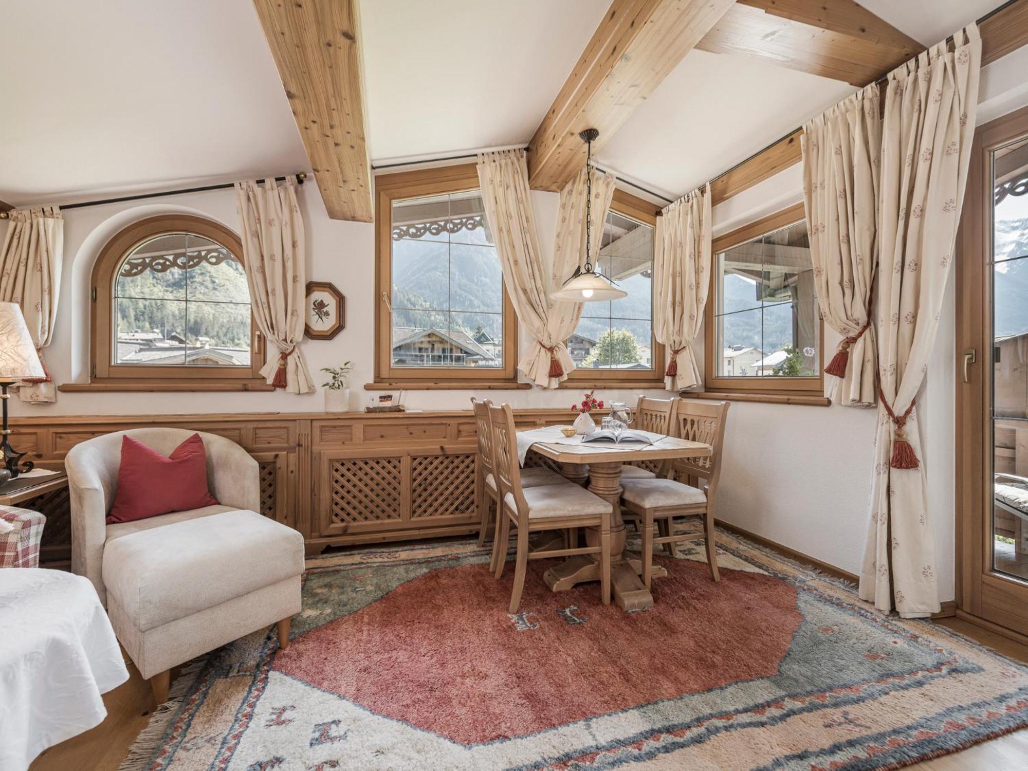 Apparthotel "Landhaus Veronika" Mayrhofen Kültér fotó