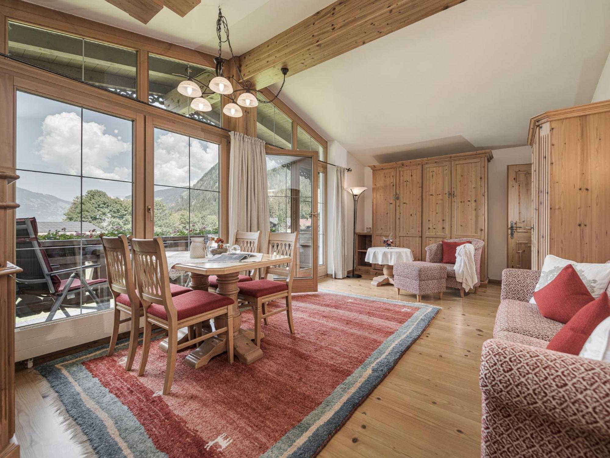 Apparthotel "Landhaus Veronika" Mayrhofen Kültér fotó