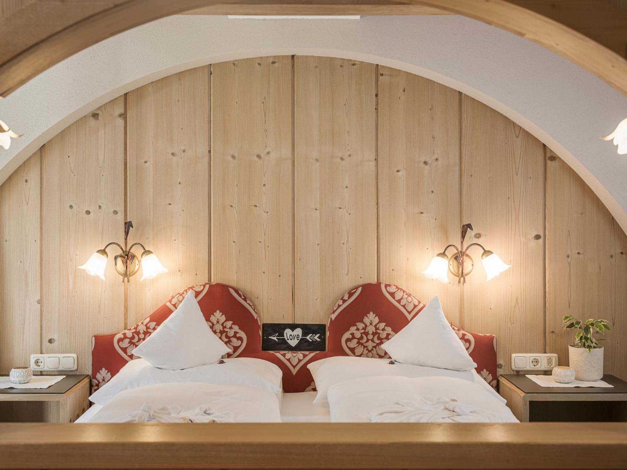Apparthotel "Landhaus Veronika" Mayrhofen Kültér fotó