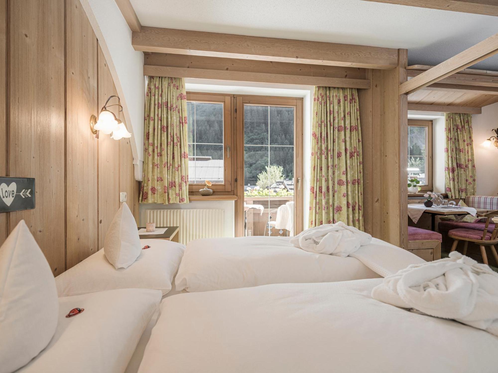 Apparthotel "Landhaus Veronika" Mayrhofen Kültér fotó
